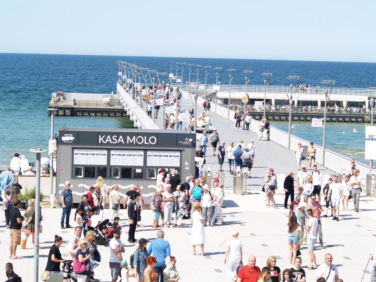 Kolobrzeg 4Seasons Appartement Buitenkant foto